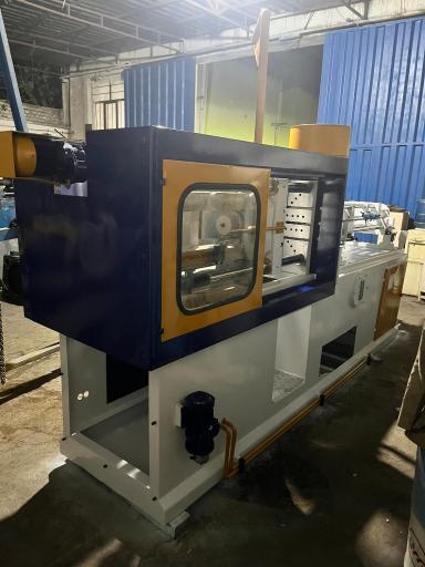 عکس امین ماشین (خدمات دستگاه های تزریق پلاستیک)