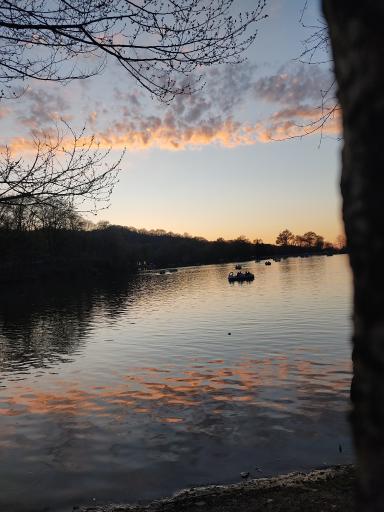 عکس دریاچه عباس آباد