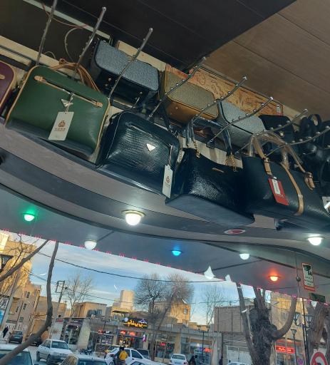 عکس فروشگاه کفش غلامی