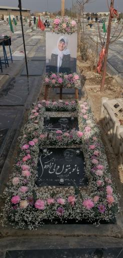 عکس مزار بتول ولی زاده
