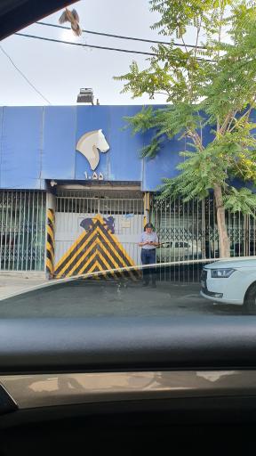 عکس نمایندگی ایران‌خودرو ۱۰۵۵