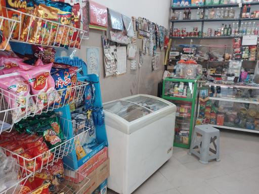 عکس سوپر مارکت بهار