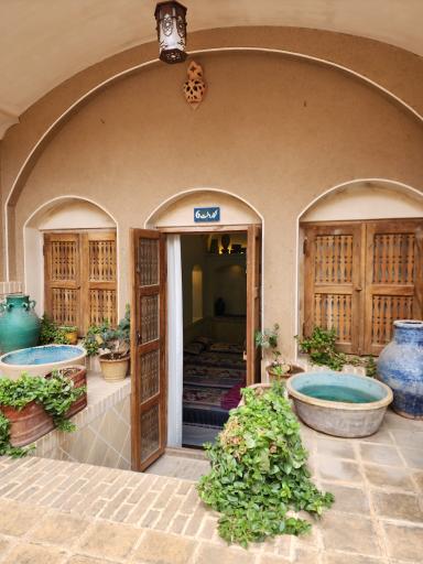 عکس عمارت مهربانو