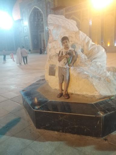 عکس مجسمه یادبود حمله تروریستی حرم شاهچراغ