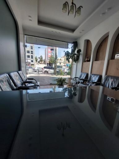 عکس مشاورین املاک باتاب 