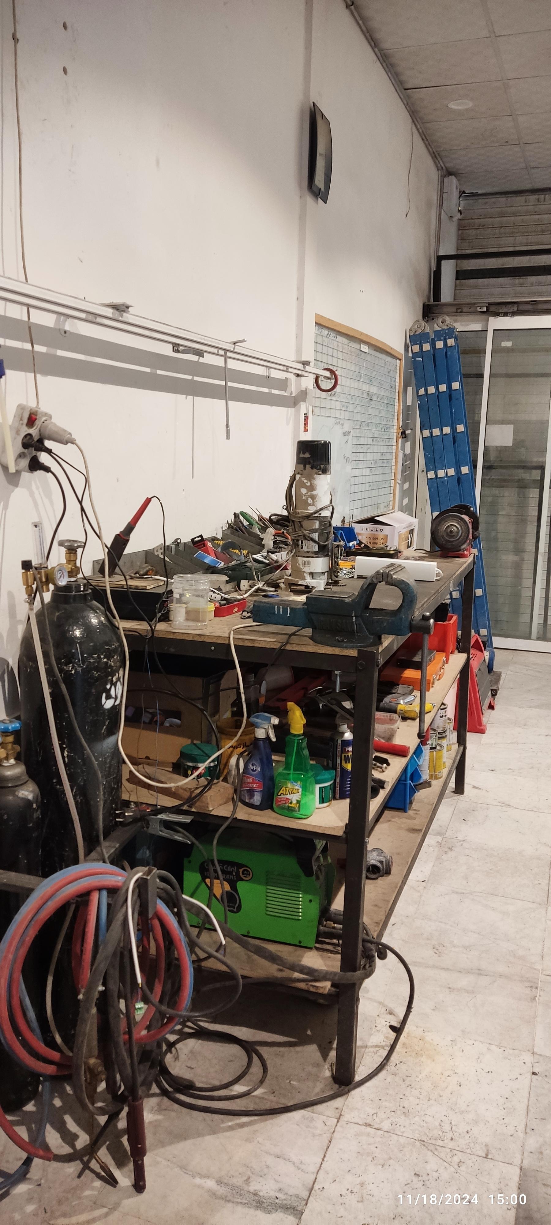 عکس گروه فنی و مهندسی نفیس