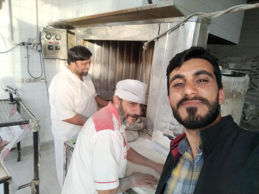 عکس نانوایی حسن آقا