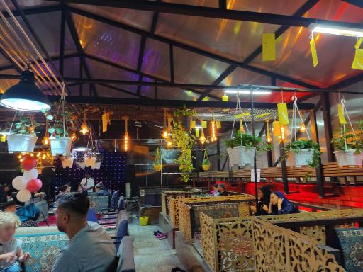 عکس رستوران پاییزان