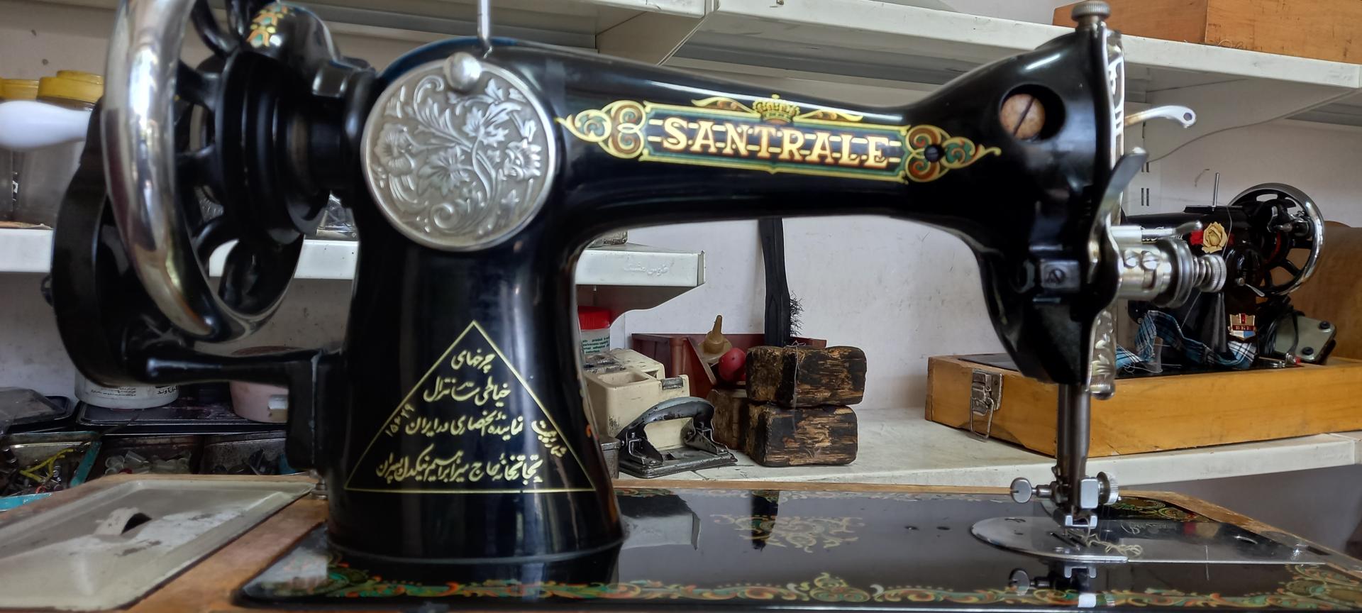 عکس تعمیر چرخ خیاطی نیکدل