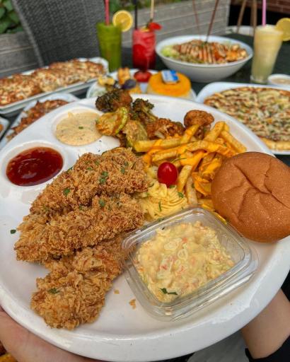 عکس رستوران ایتالیایی پینار