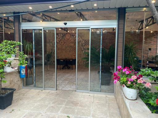 عکس باغ رستوران سفیران