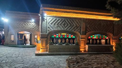 عکس رستوران سنتی ققنوس