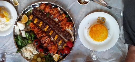 عکس رستوران سنتی ققنوس