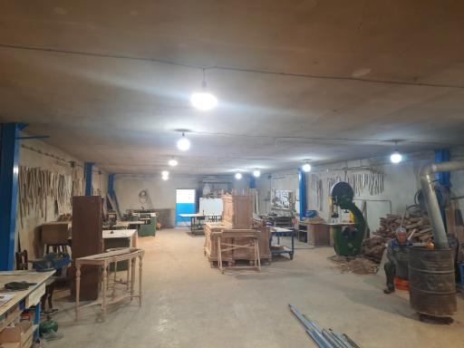 عکس کارخانه مبلمان شاهین استیل