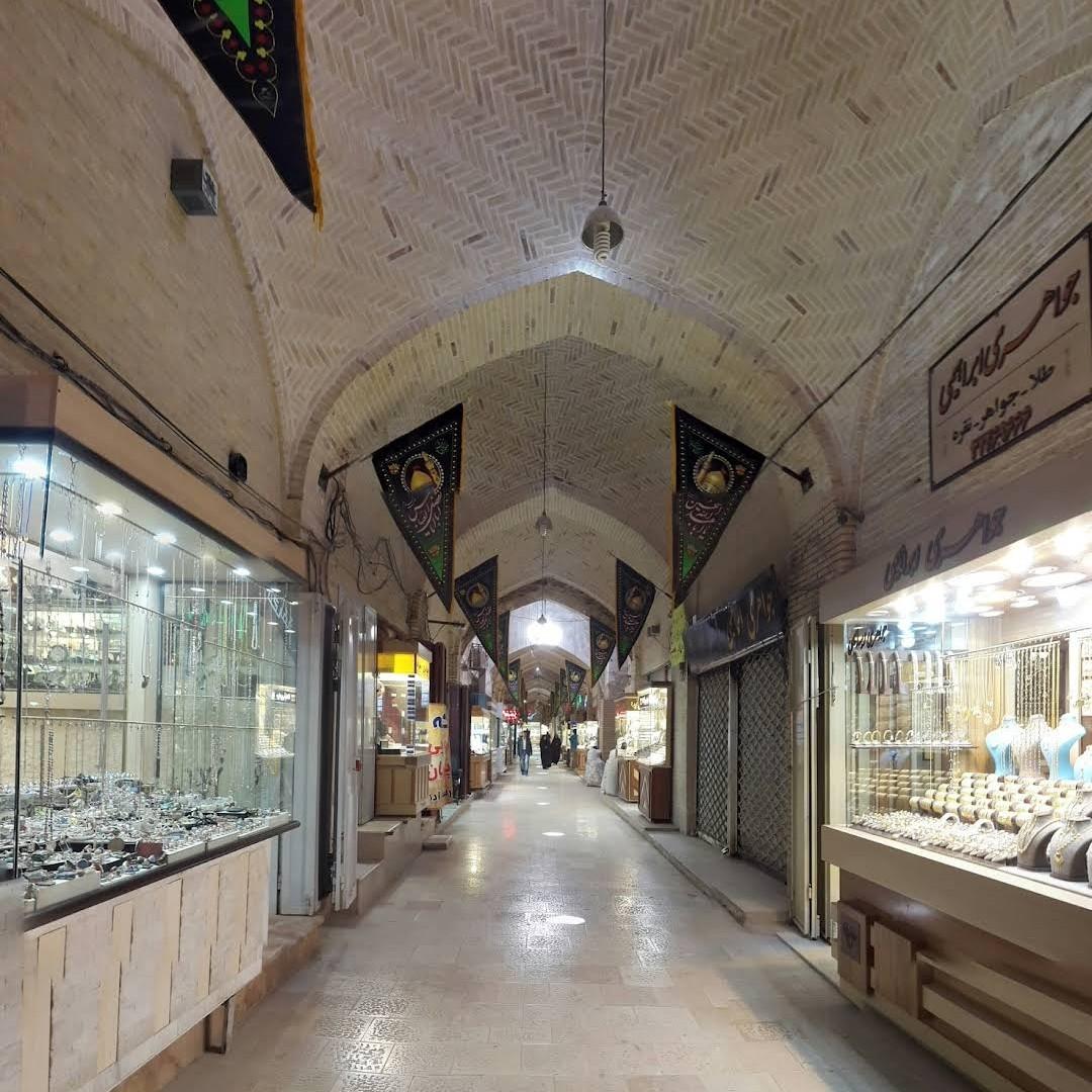 عکس بازار کفاش ها