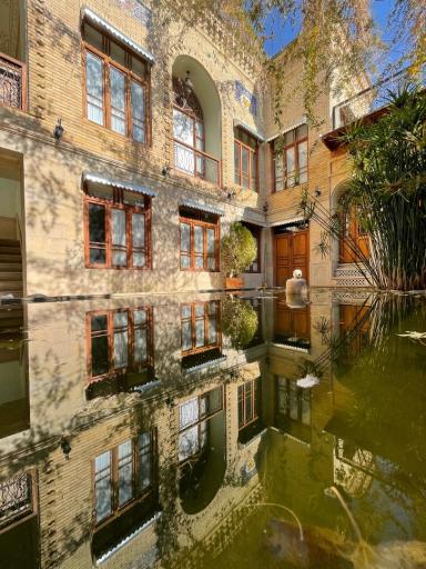 عکس عمارت فرهادی