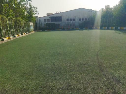 عکس زمین فوتبال پارک پیروزی