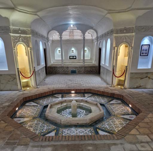 عکس خانه‌ امینی‌ ها