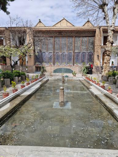 عکس خانه‌ امینی‌ ها