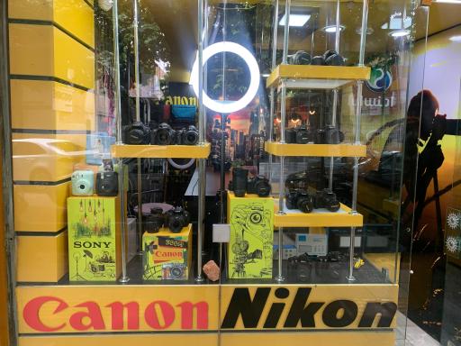 عکس فروشگاه دوربین زوم