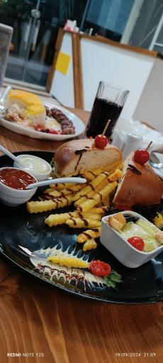 عکس رستوران دلنوازان 