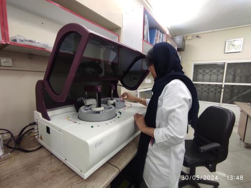 عکس آزمایشگاه ژنتیک پزشکی و پاتوبیولوژی آتبین
