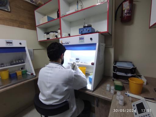 عکس آزمایشگاه ژنتیک پزشکی و پاتوبیولوژی آتبین