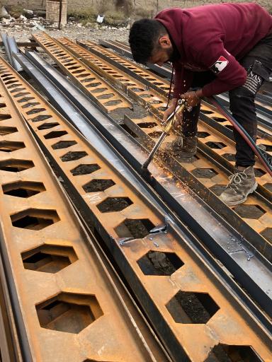 عکس آهن فروشی تیک آهن