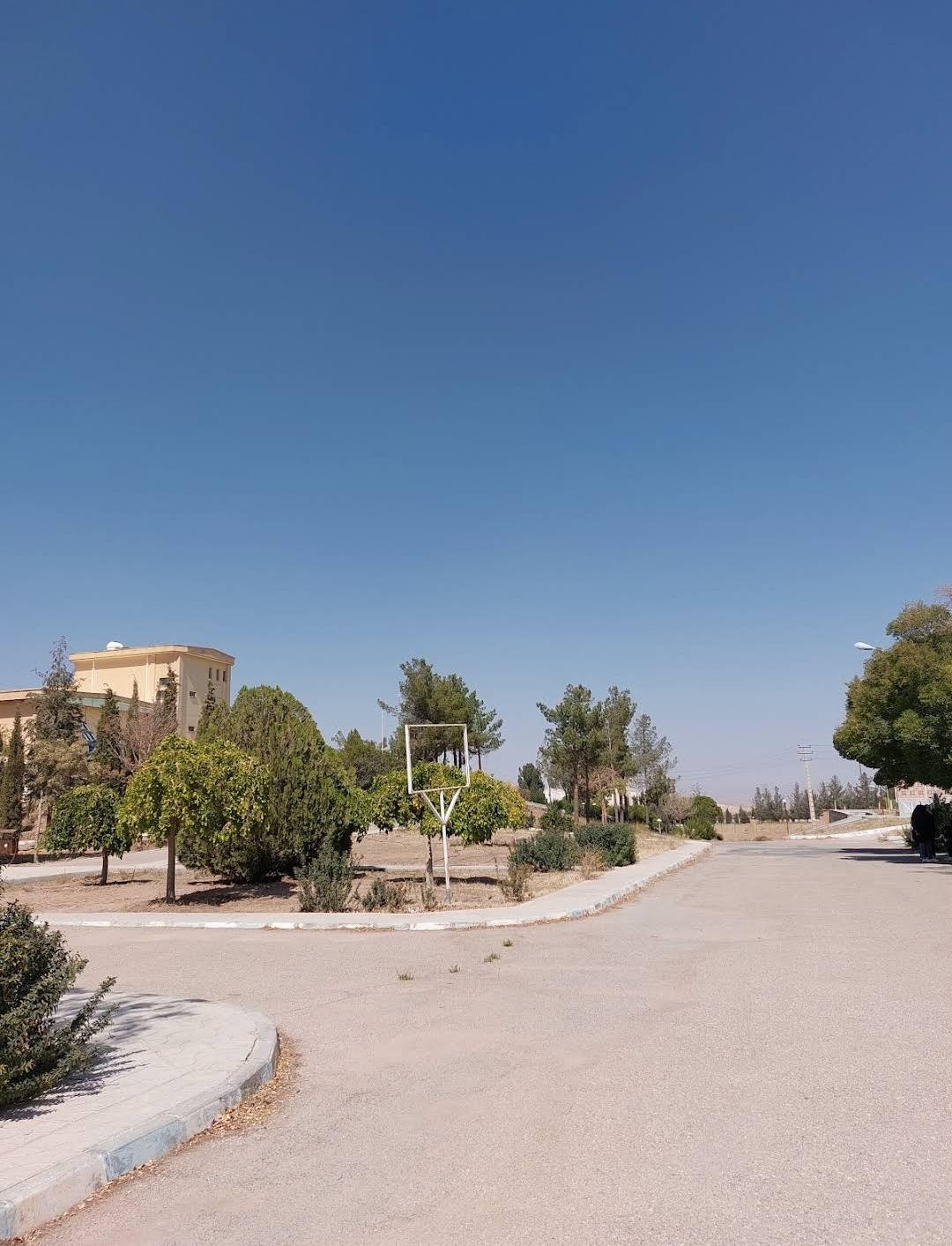 عکس دانشگاه آزاد اسلامی واحد اقلید فارس