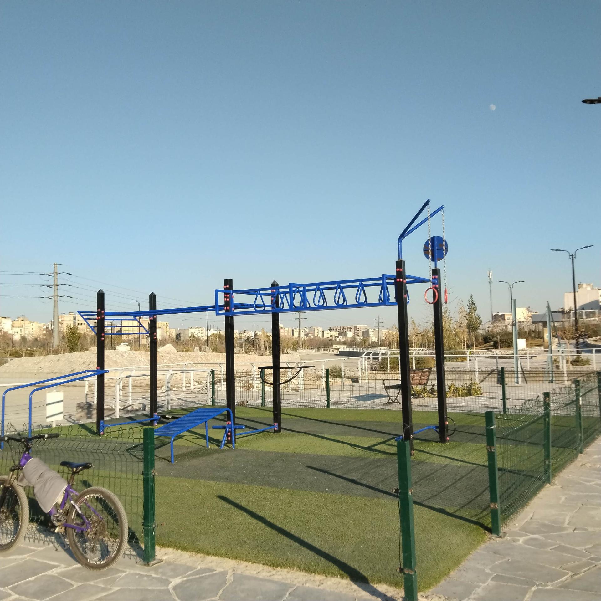 عکس زمین بازی کودکان