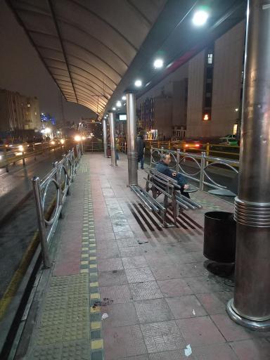 عکس ایستگاه اتوبوس آبشناسان