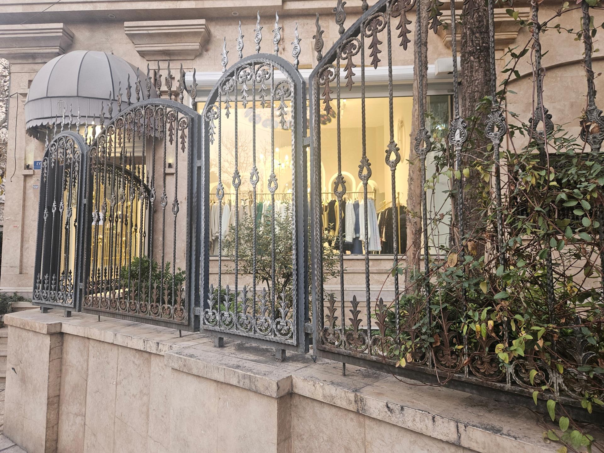 عکس فروشگاه لباس زنانه عطیه دیزاین