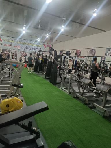 عکس باشگاه بدنسازی قهرمانان