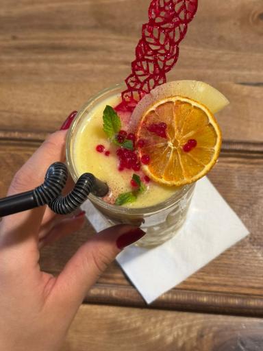 عکس رستوران بین المللی پامپاس