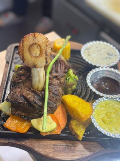 عکس رستوران بین المللی پامپاس