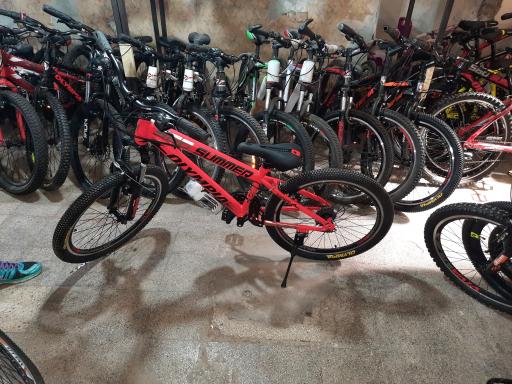 عکس فروشگاه دوچرخه فولادی