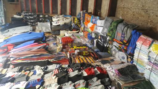 عکس کفش کار لباس کار معمر