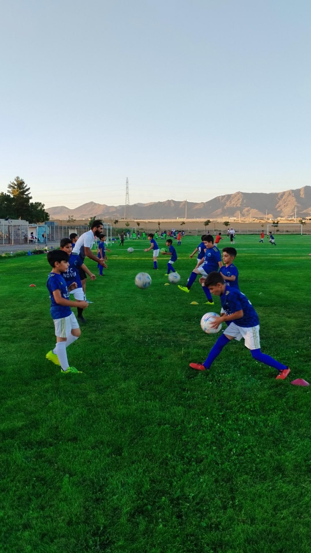 عکس مدرسه فوتبال نوین