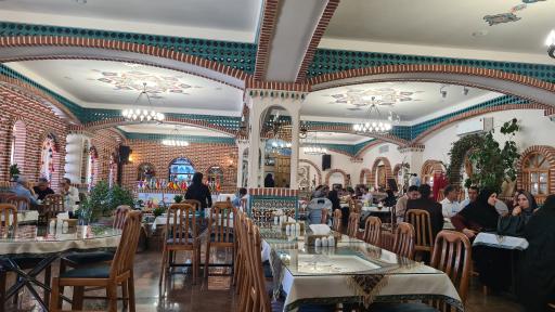 عکس رستوران سنتی عمارت فیروزه مراغه 