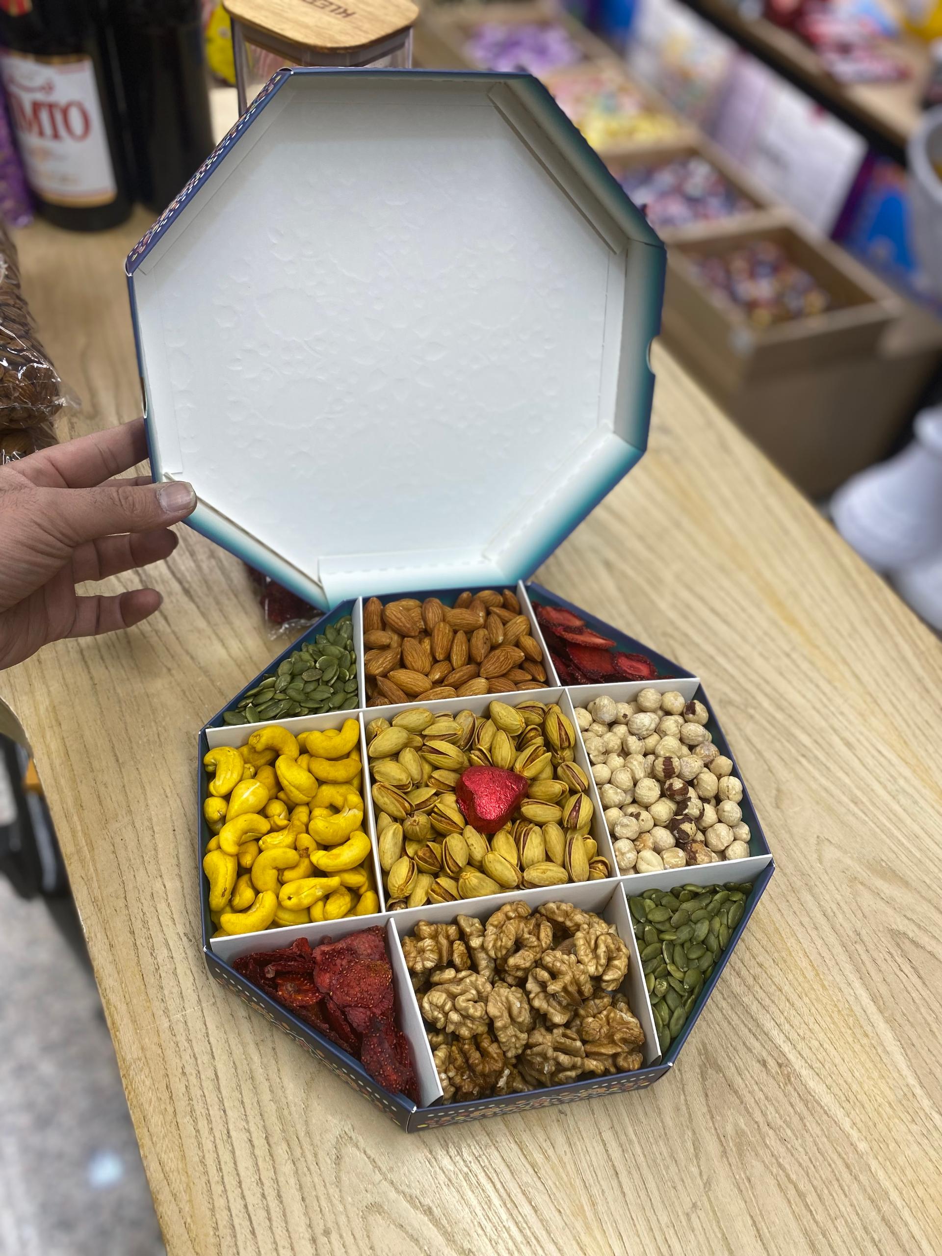 عکس بازرگانی آجیل و برنج شاطری 