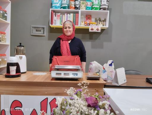 عکس عطاری شکوفه های گیلاس 