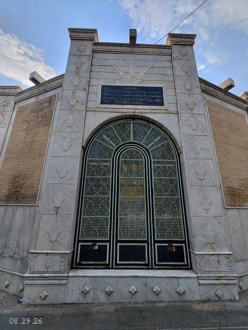 عکس مزار سید علینقی طباطبایی