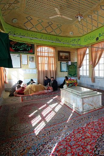 عکس مزار محمد کاظم کریمی ساروقی