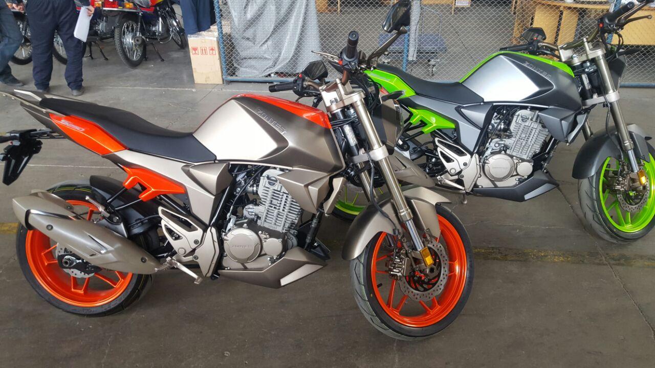 عکس نمایشگاه موتور سیکلت فضوی متین خودرو زنجان