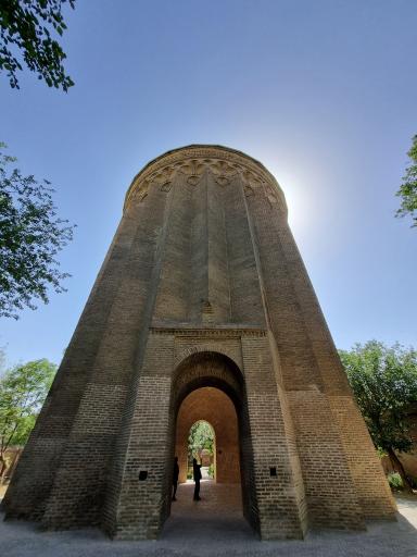 عکس برج تاریخی طغرل