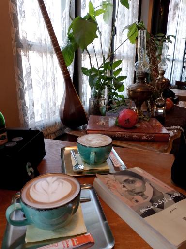 عکس کافه بازار