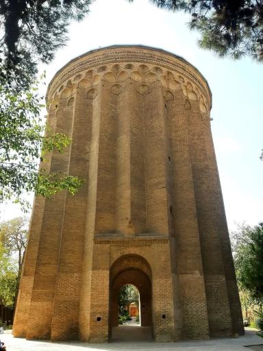 عکس برج تاریخی طغرل