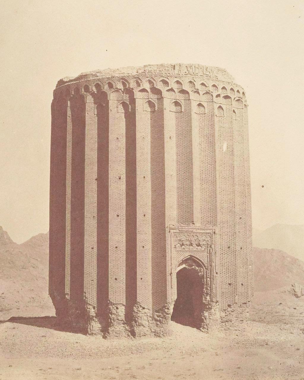 عکس برج تاریخی طغرل