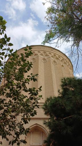 عکس برج تاریخی طغرل