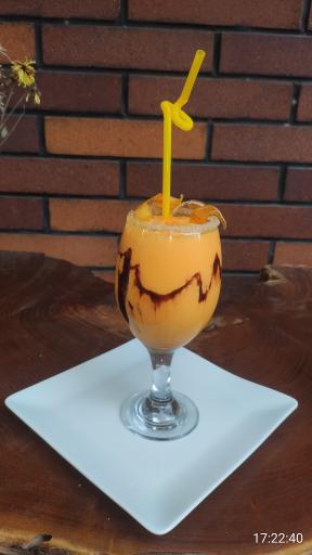 عکس کافی شاپ بلک آرمادیلو